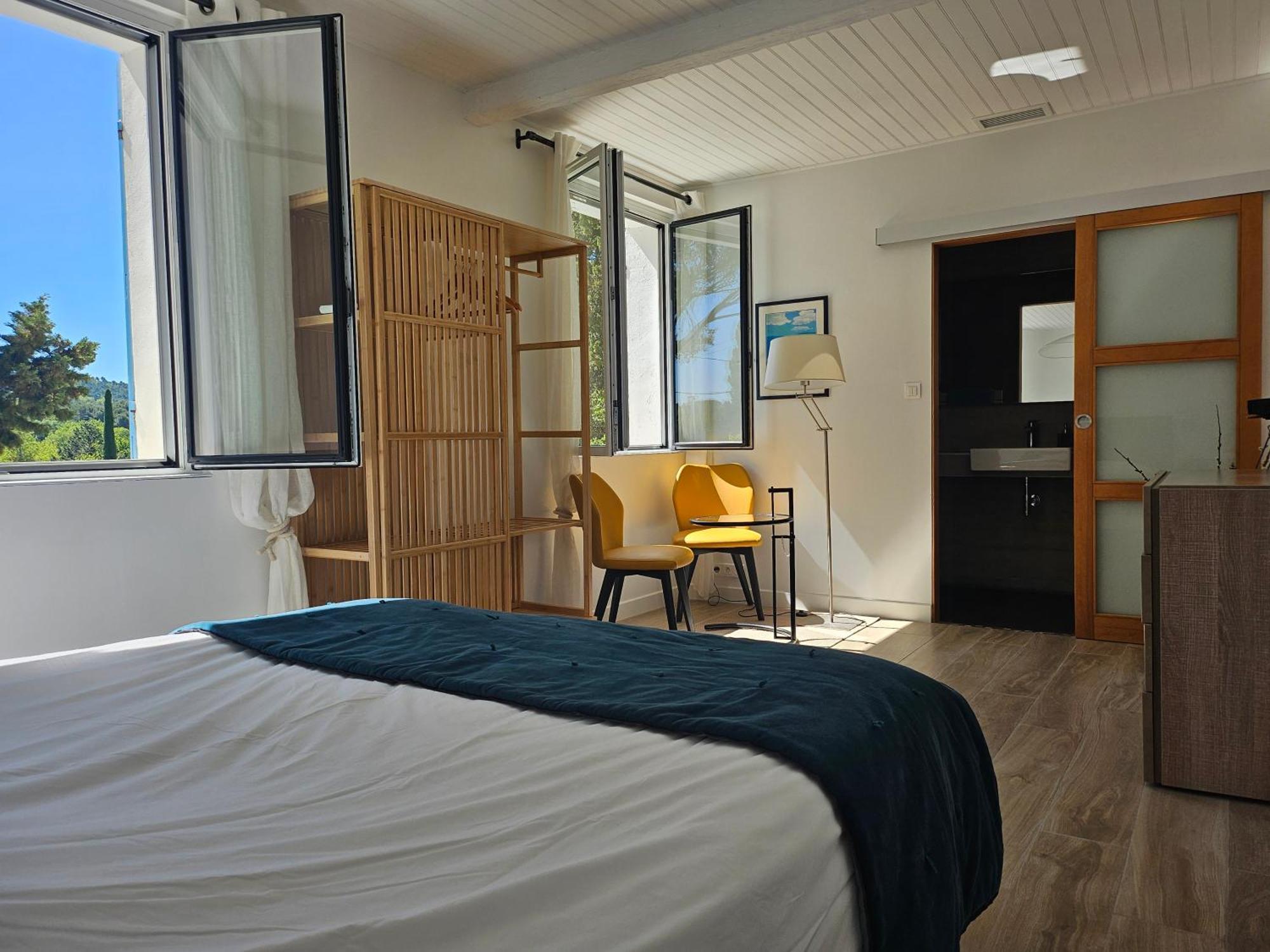 Bed and Breakfast La Luberonne Lourmarin Exterior foto