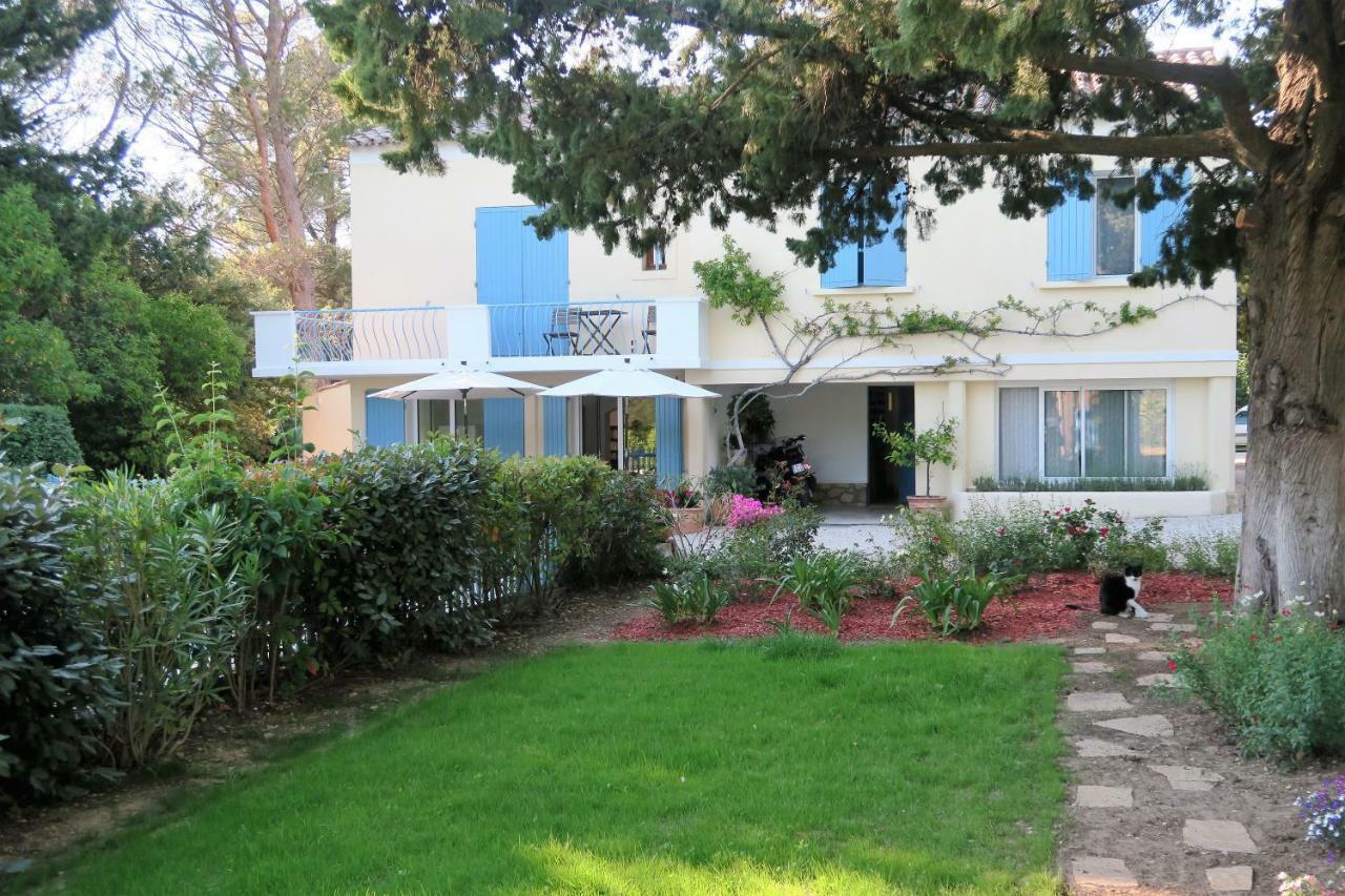Bed and Breakfast La Luberonne Lourmarin Exterior foto