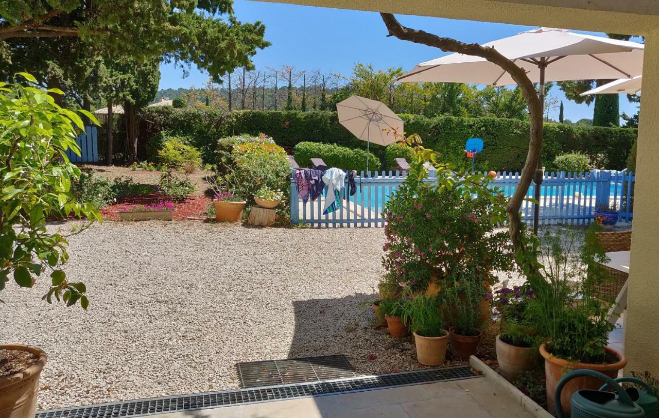 Bed and Breakfast La Luberonne Lourmarin Exterior foto