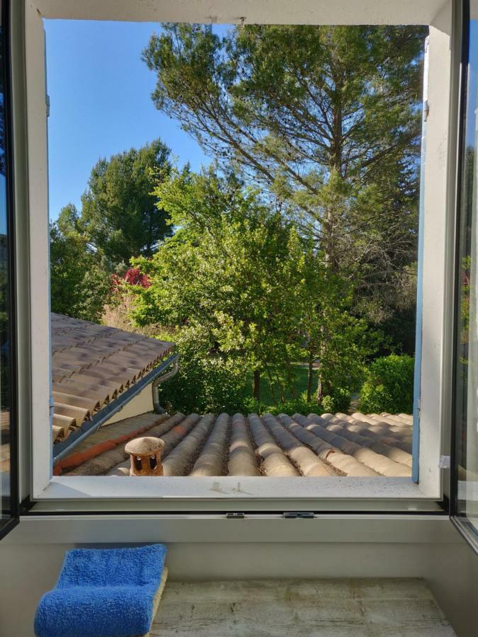 Bed and Breakfast La Luberonne Lourmarin Exterior foto