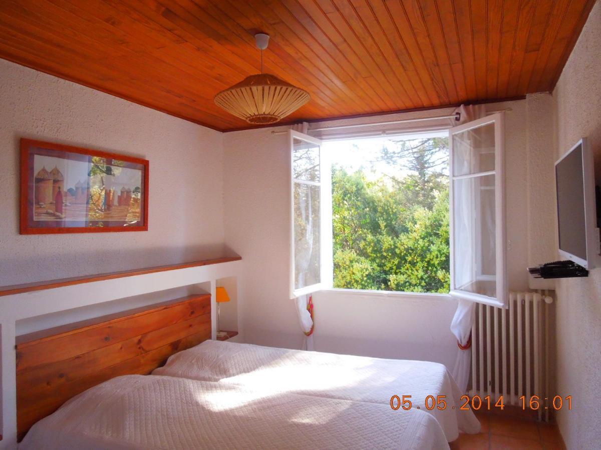 Bed and Breakfast La Luberonne Lourmarin Exterior foto
